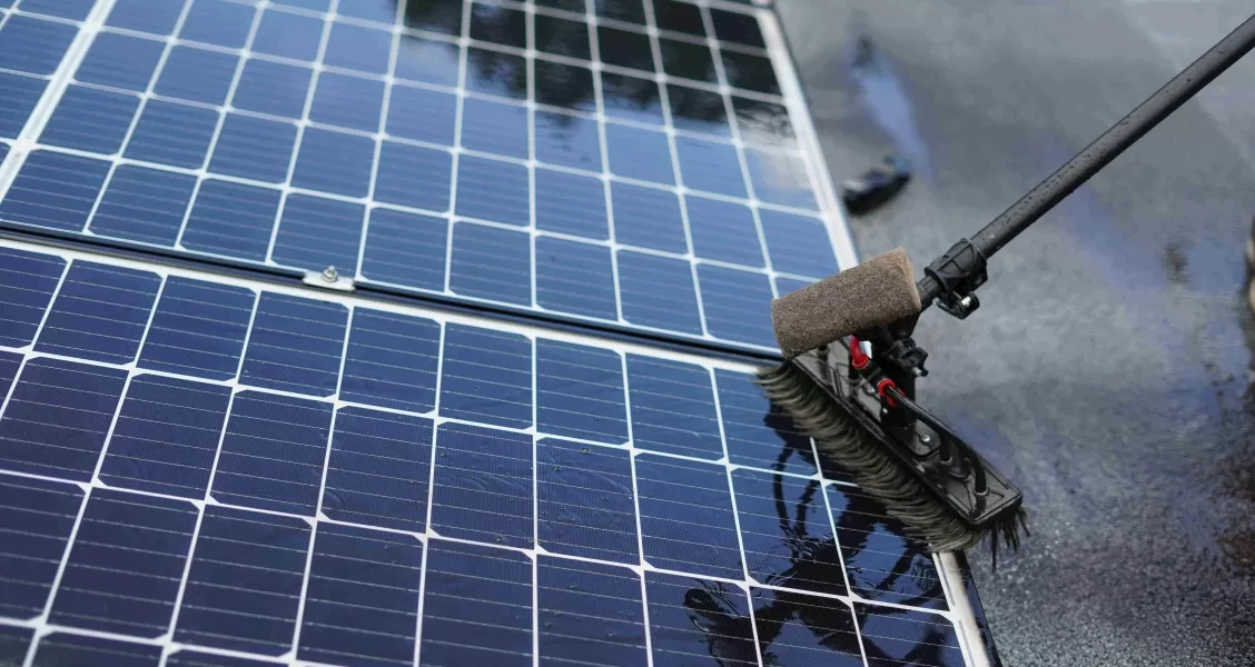pulizia pannelli solari